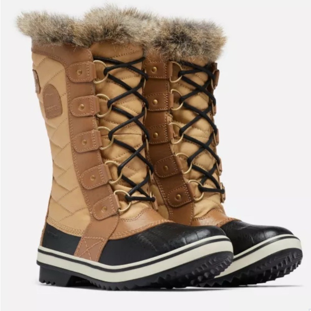 Sorel Tofino II Size 5 Waterproof Winter Snow Boots Faux Fur Tan Black apres